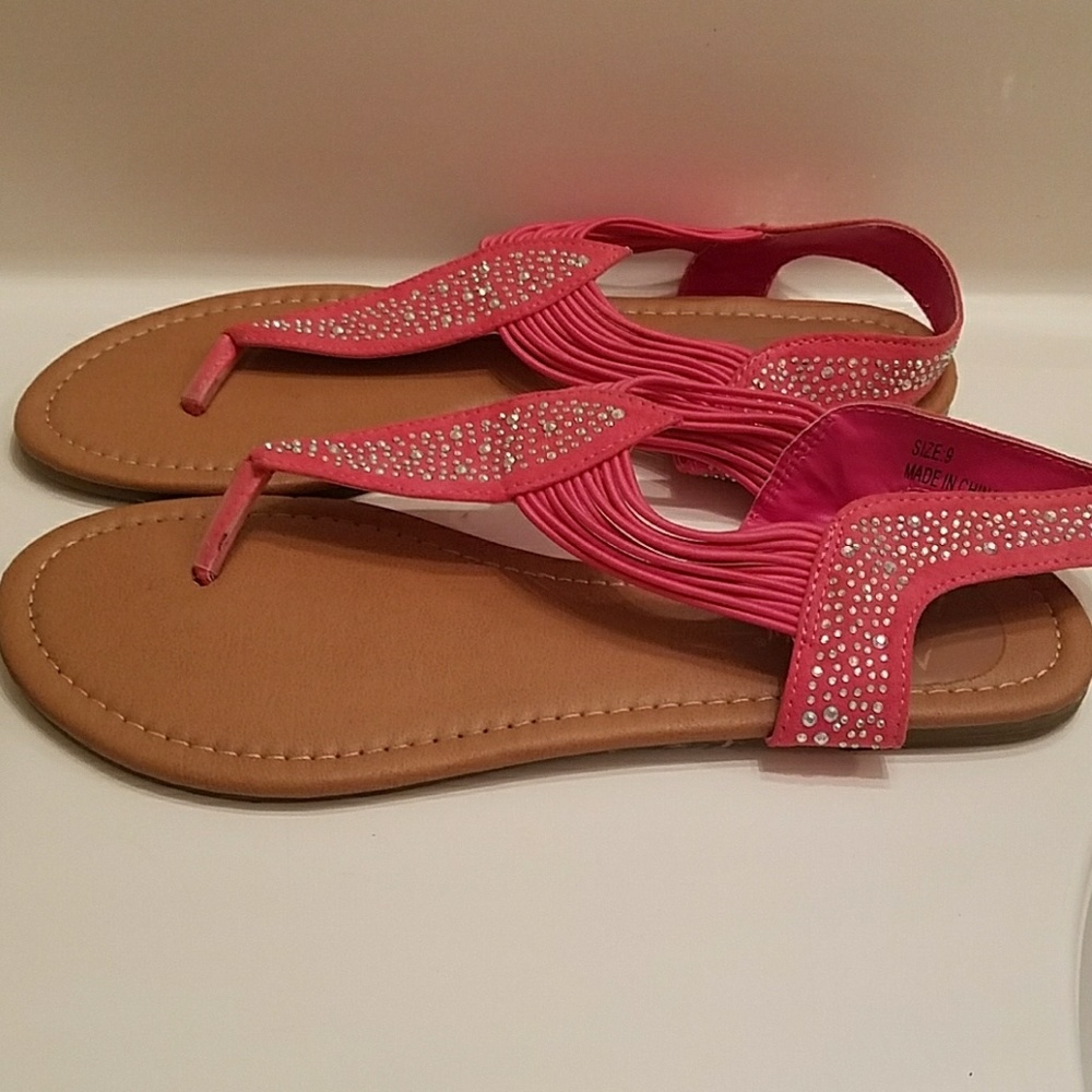 Flats - Picture 2 of 3